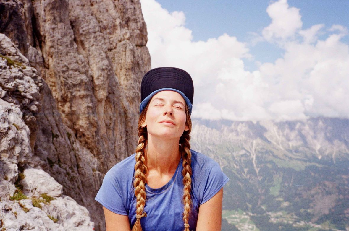 Writer Lauren Steele closes her eyes and puts her head back to the sun.